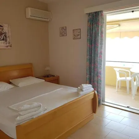 Corfu 60 * غليفادا